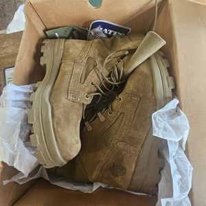 Size 8 Bates Wolverine uniform military footwear